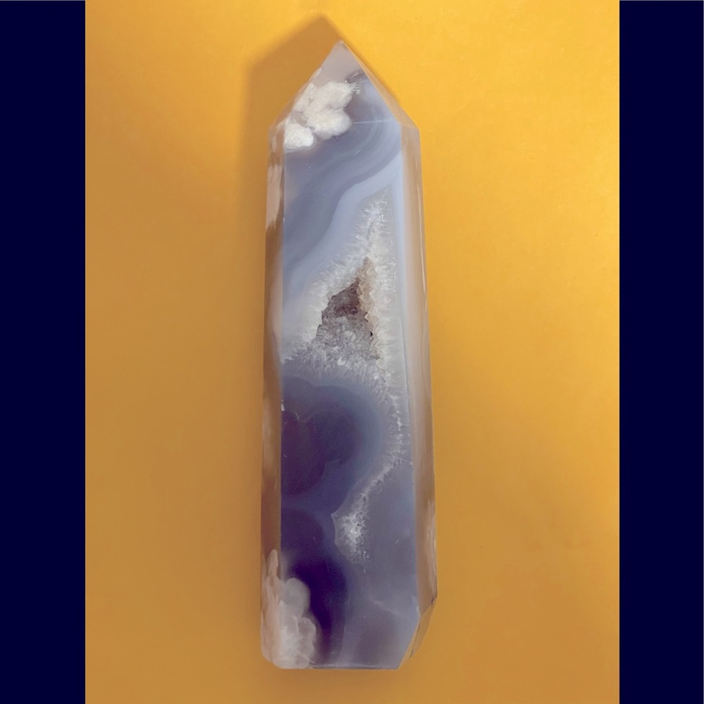 Flower agate with druzy